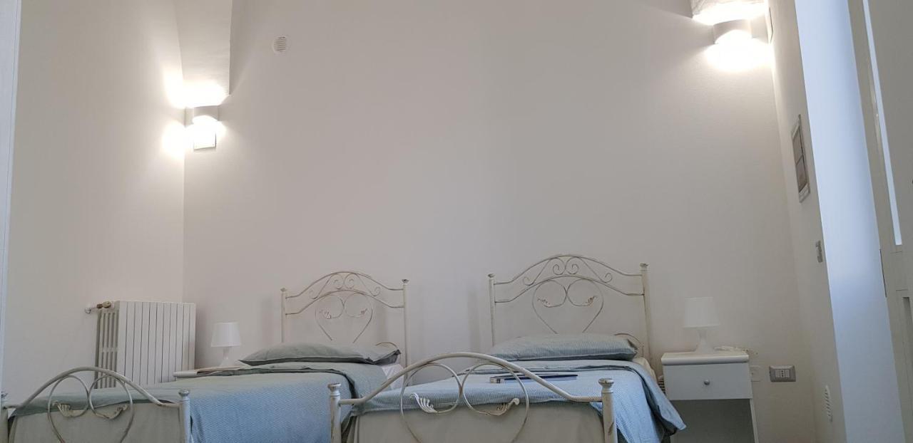 Il Cortile Segreto - Con Parcheggio Privato Apartment Lecce Luaran gambar