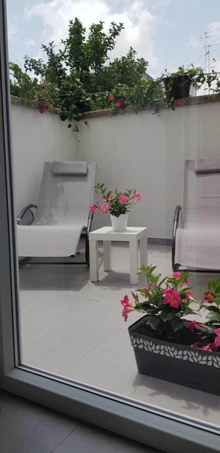 Il Cortile Segreto - Con Parcheggio Privato Apartment Lecce Luaran gambar