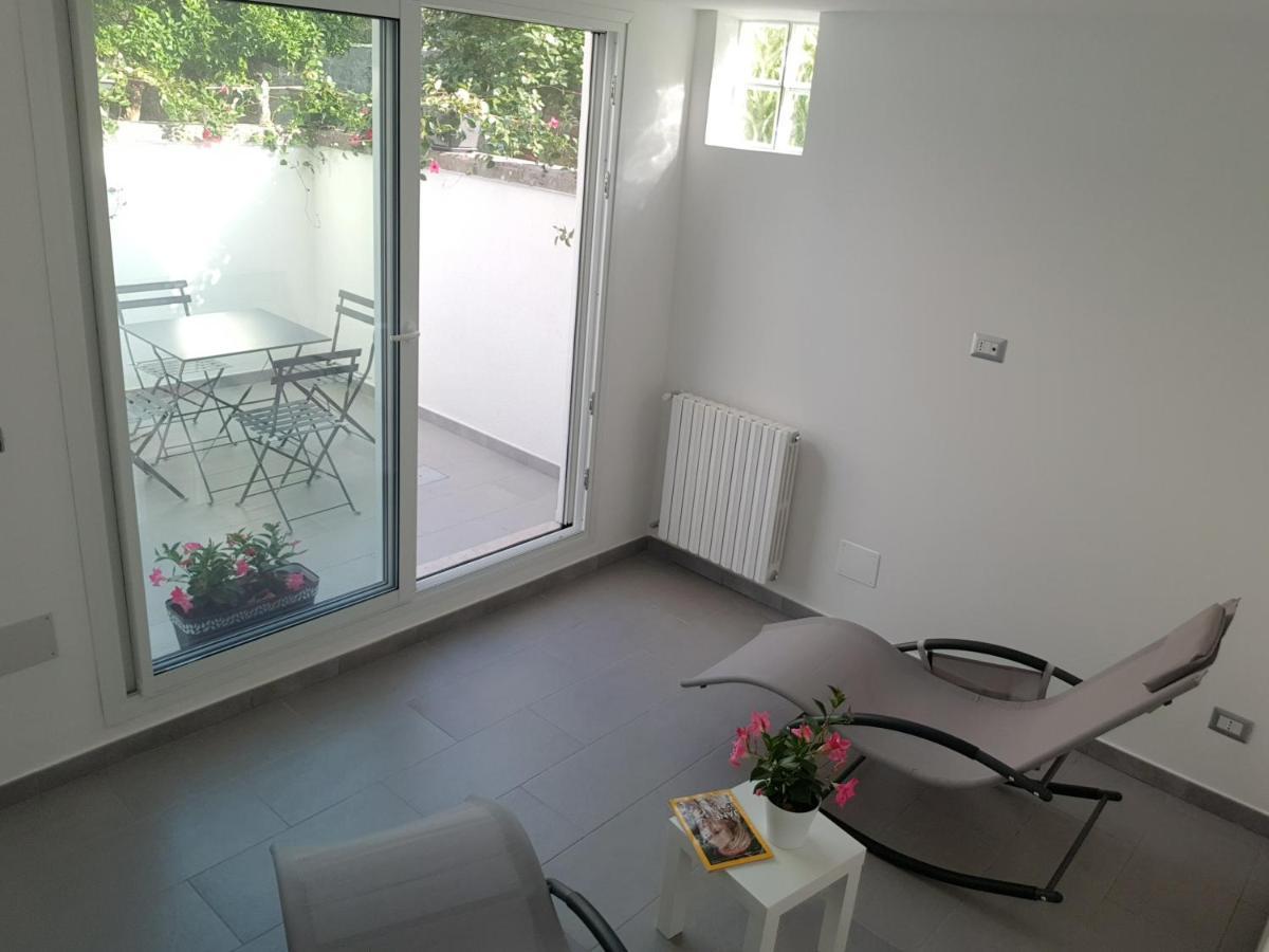 Il Cortile Segreto - Con Parcheggio Privato Apartment Lecce Luaran gambar